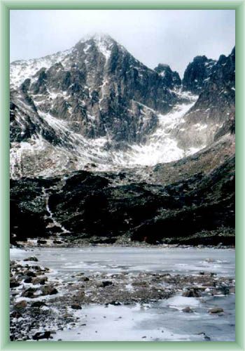Skalnat� Mountain Lake